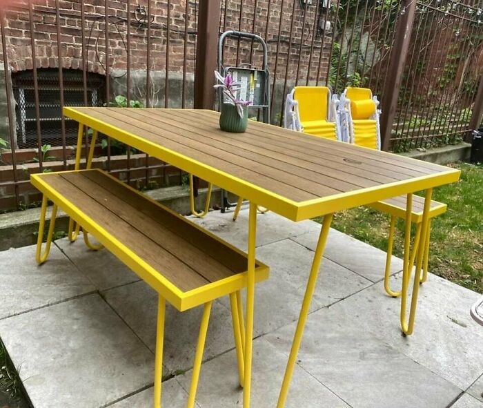 Okay Guys. I Can’t Tell This Story As Well As The Stooper But This Set Is New In A Box On The Stoop. But It Is Missing The Washers And Screws Because The Box Shipped With A Hole. Or Something Like This!kingsland Ave In Brooklyn Between Driggs And Nassau