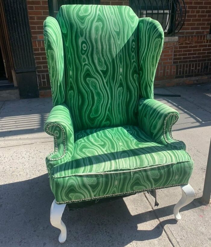 It’s Back!!! They Couldn’t Get It Through The Doorway! W 45th Between 9&10