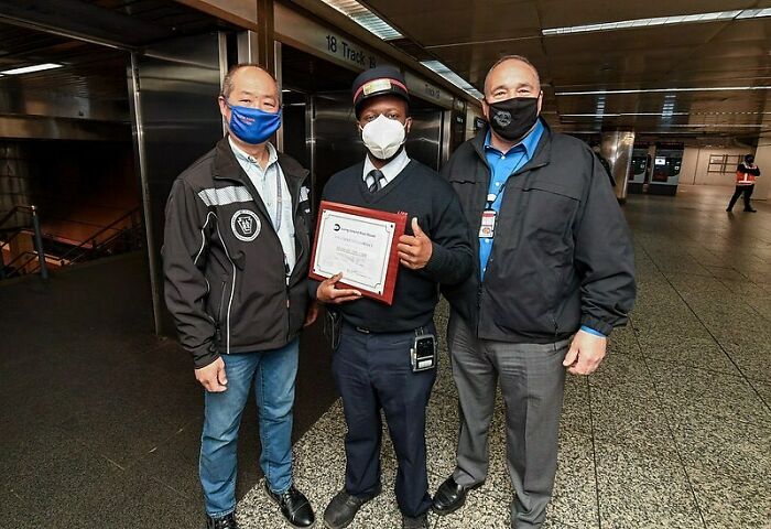 LIRR Conductor Reunites Customer With $107k Worth Of Missing Jewelry Left On Train