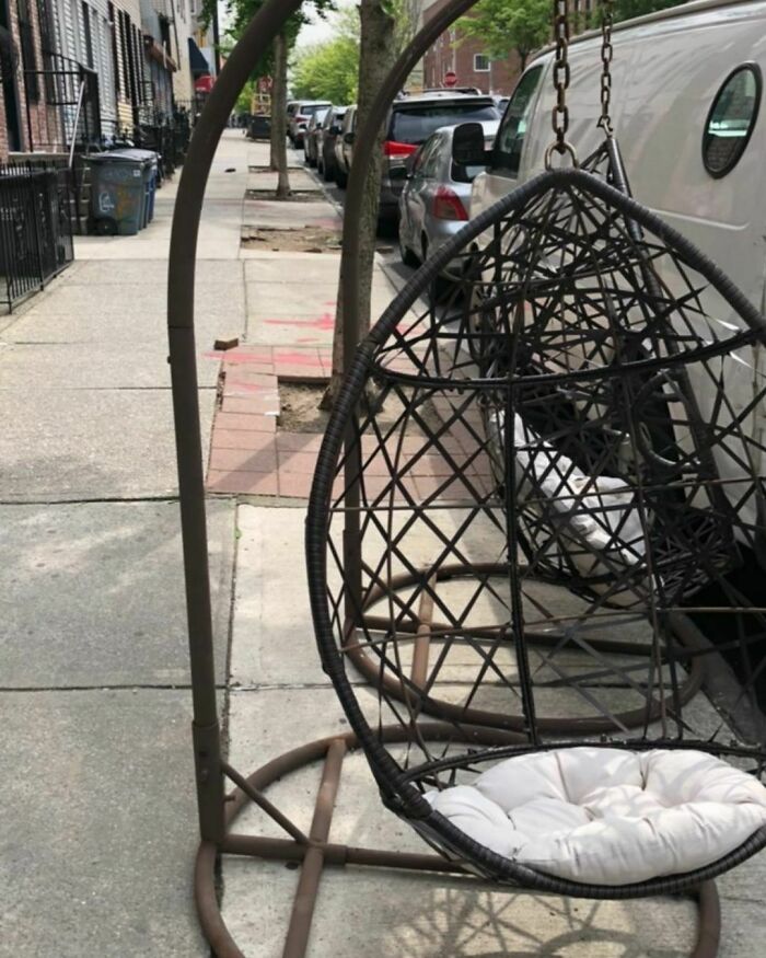 And There Is A Stooping First! On Willoughby Between Knickerbocker And Wilson In Bushwick!