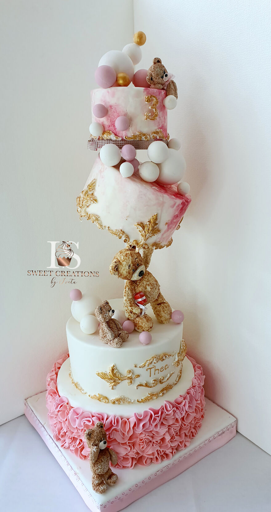 I Made An Antigravity Cake