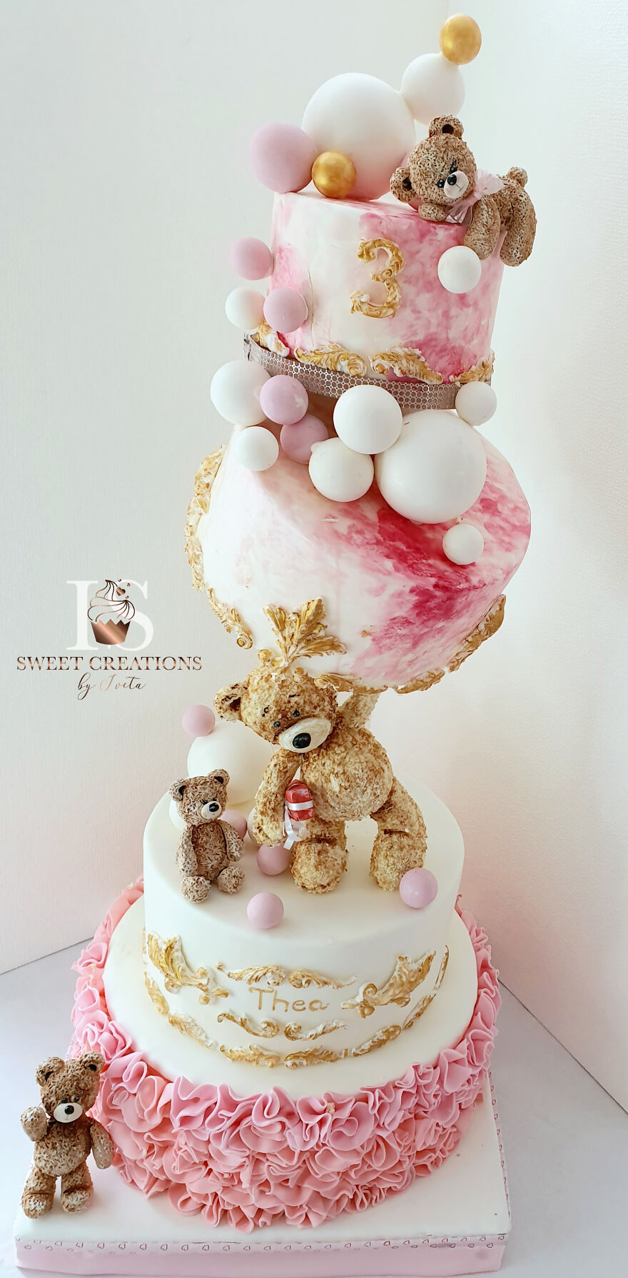 I Made An Antigravity Cake