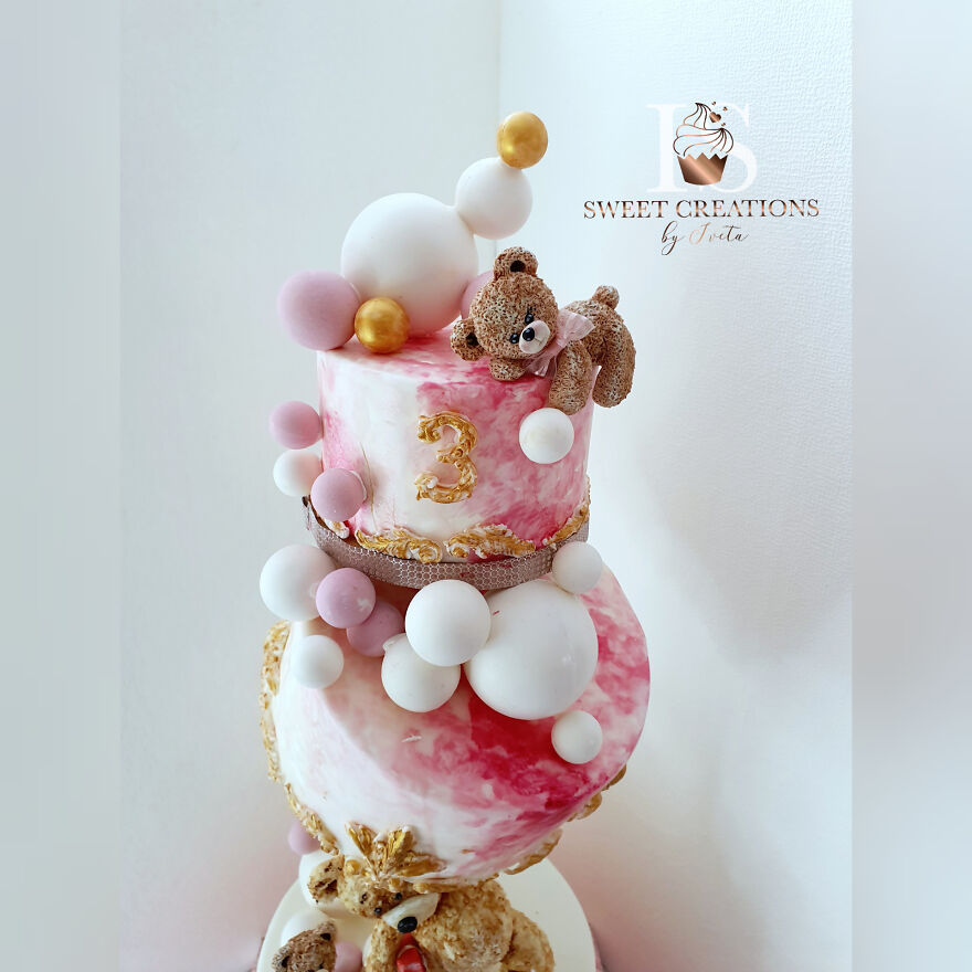 I Made An Antigravity Cake