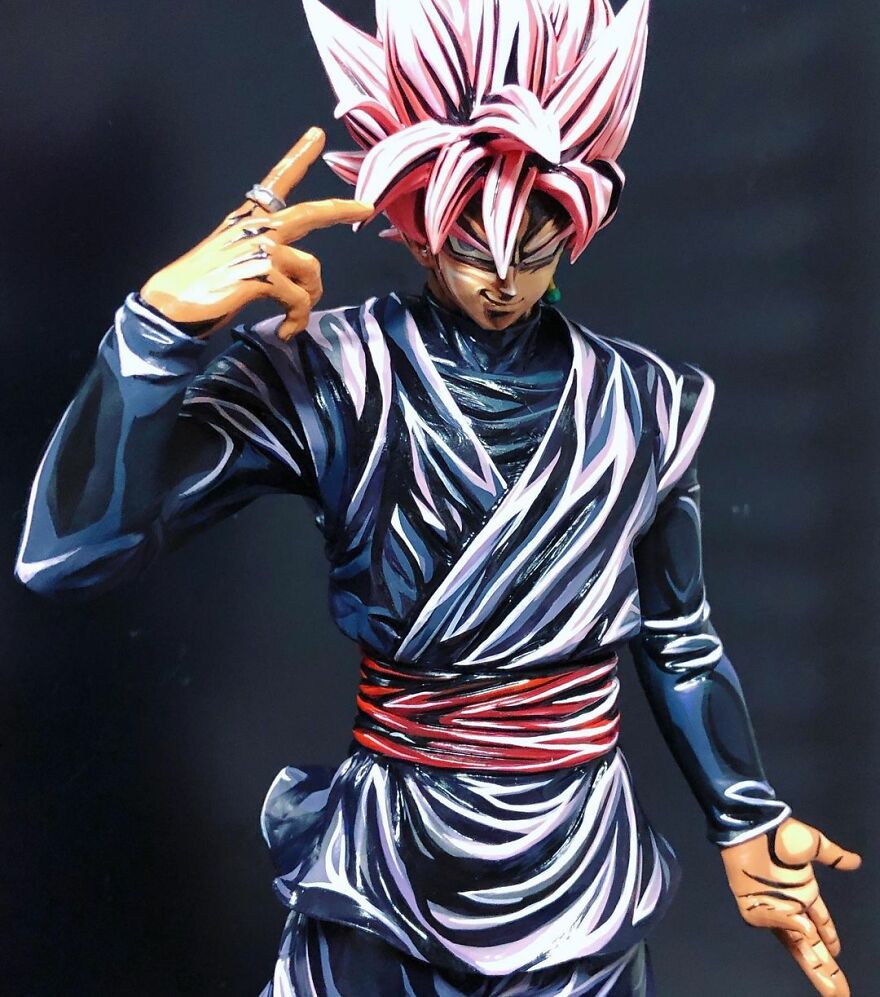 Japanese Artist Takes 3D Sculptures And Makes Them Look Like Manga-Style Illustrations