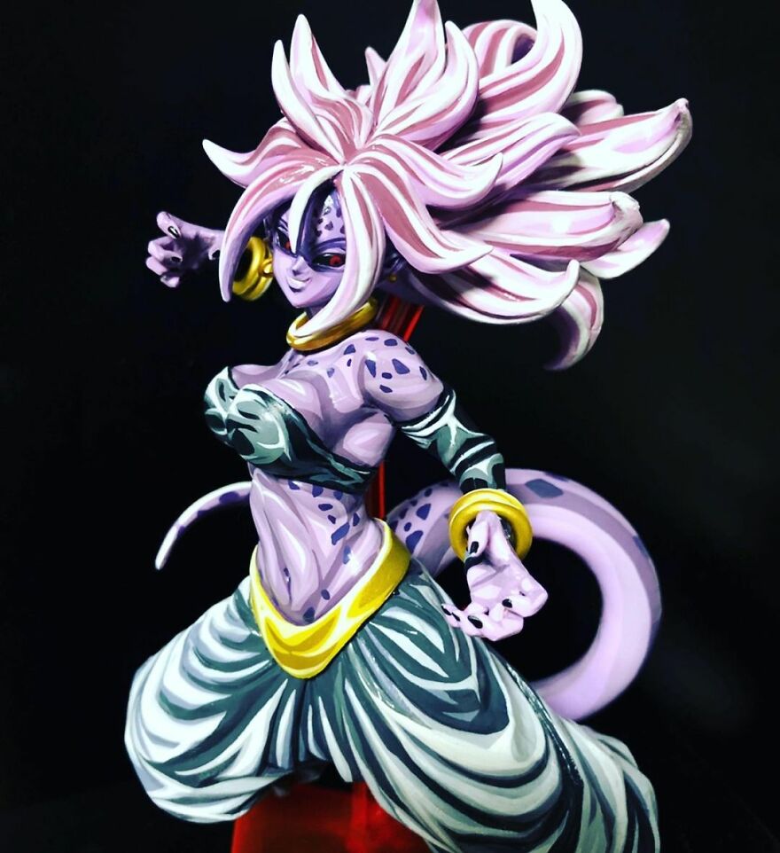 Japanese Artist Takes 3D Sculptures And Makes Them Look Like Manga-Style Illustrations