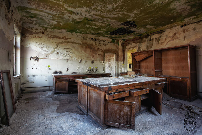 I Entered An Abandoned Food Chemistry Institute Illegally To Take Pictures (30 Pisc)