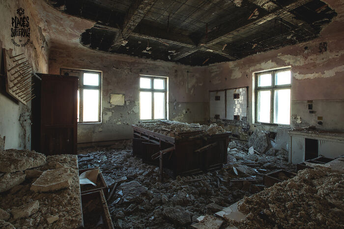 I Entered An Abandoned Food Chemistry Institute Illegally To Take Pictures (30 Pisc)