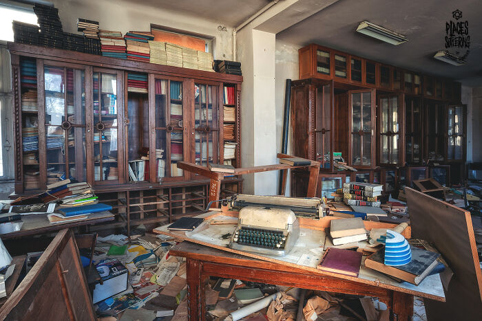 I Entered An Abandoned Food Chemistry Institute Illegally To Take Pictures (30 Pisc)