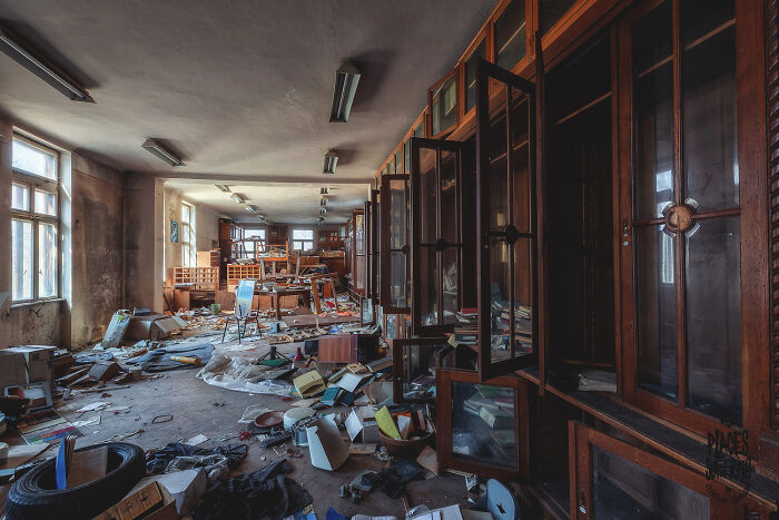I Entered An Abandoned Food Chemistry Institute Illegally To Take Pictures (30 Pisc)