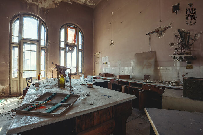 I Entered An Abandoned Food Chemistry Institute Illegally To Take Pictures (30 Pisc)