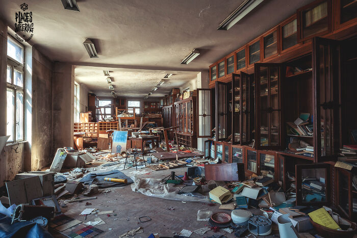 I Entered An Abandoned Food Chemistry Institute Illegally To Take Pictures (30 Pisc)