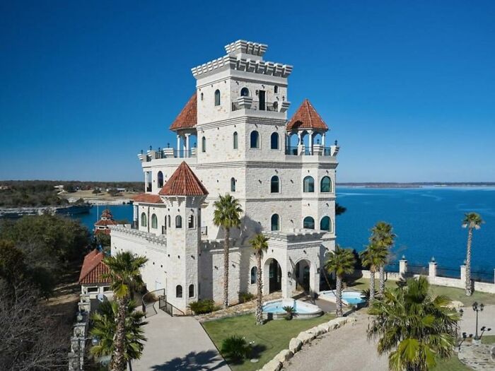 If You Want To Live In A Cheesecake Factory And You Enjoy Really Drafty Showers