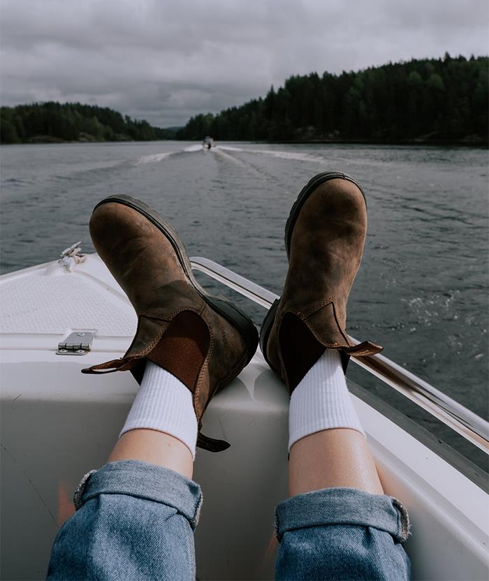 Straight Men Share The Most Basic Things They Did That Someone Claimed Were "Gay" (50 Answers)