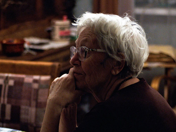 30 People Share Stories Of How Their "Crazy Neighbor" Earned That Name