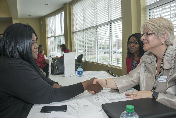 People On Twitter Share “Excuses” For Having A Gap In Their Employment History People On Twitter Share “Excuses” For Having A Gap In Their Employment History