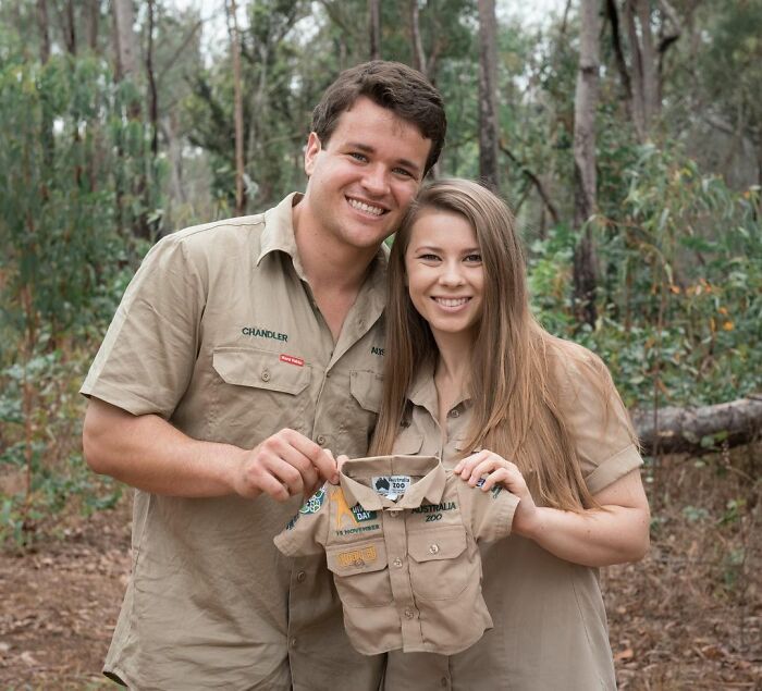 Steve Irwin’s Daughter Bindi Gives Her Baby Her First Australia Zoo Khakis Steve Irwin’s Daughter Bindi Gives Her Baby Her First Australia Zoo Khakis