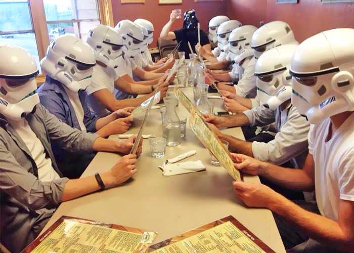 40 Fotos de despedidas de soltero que muestran lo que los hombres hacen en realidad