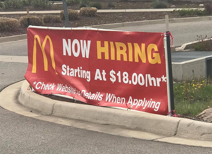 Restaurants And Stores In The US Are Finally Starting To Raise Salaries And People Share Their Thoughts On It