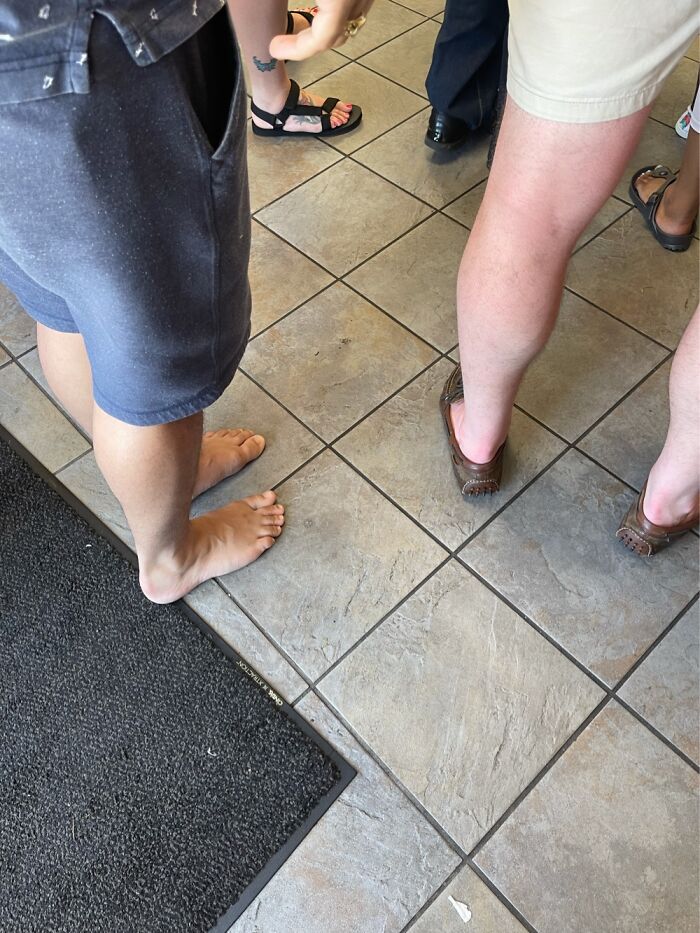 The Guy In Front Of Me At A Fast Food Place Didn’t Wear Any Shoes.
