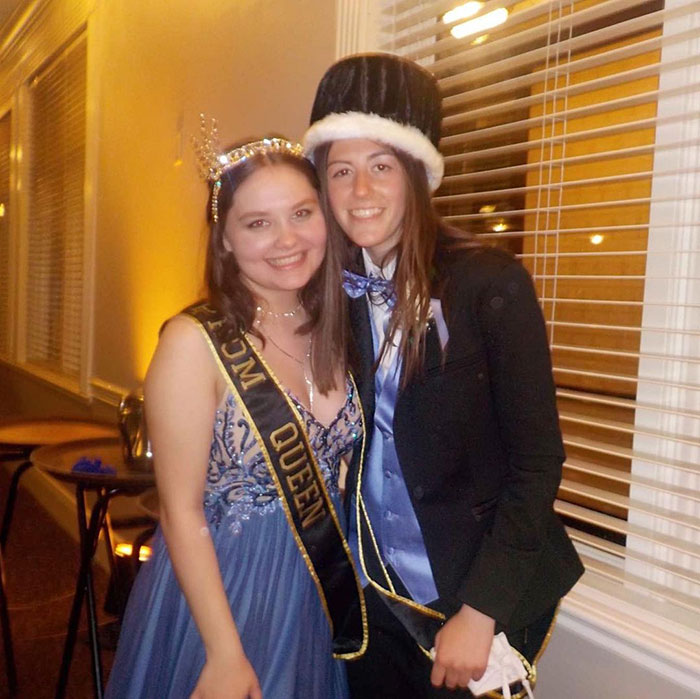 "Absolute Embarrassment": Parents Are Beyond Mad After Ohio School Pupils Elect A Lesbian Couple As Prom King And Queen "Absolute Embarrassment": Parents Are Beyond Mad After Ohio School Pupils Elect A Lesbian Couple As Prom King And Queen