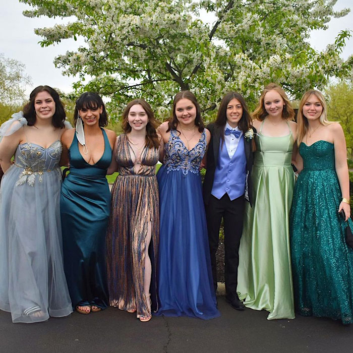 "Absolute Embarrassment": Parents Are Beyond Mad After Ohio School Pupils Elect A Lesbian Couple As Prom King And Queen "Absolute Embarrassment": Parents Are Beyond Mad After Ohio School Pupils Elect A Lesbian Couple As Prom King And Queen