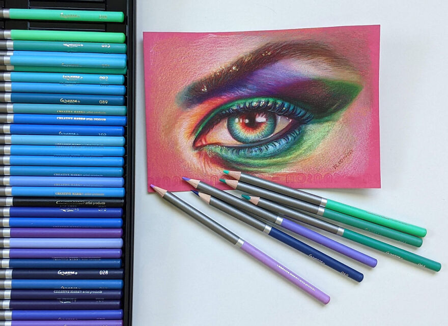 How I Draw An Eye In Colored Pencils On Colored Paper