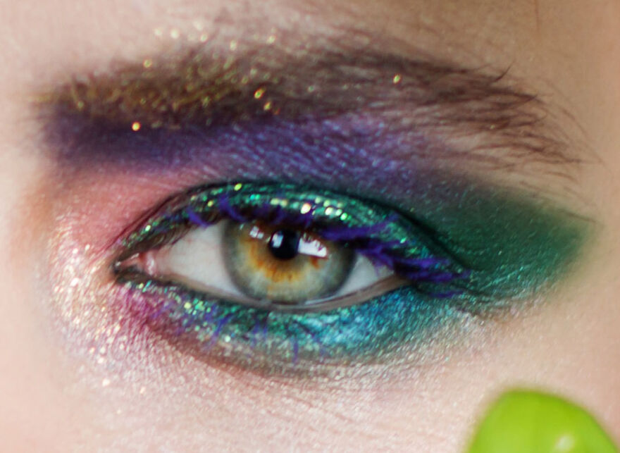 How I Draw An Eye In Colored Pencils On Colored Paper