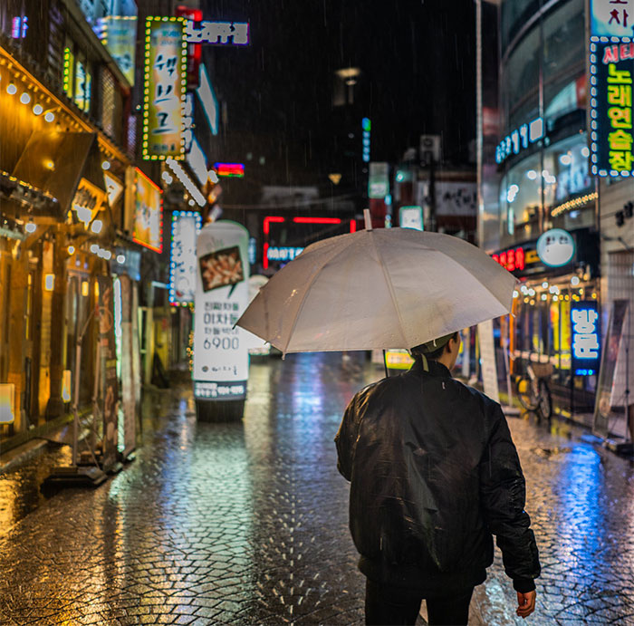 Straight Men Share The Most Basic Things They Did That Someone Claimed Were "Gay" (50 Answers)