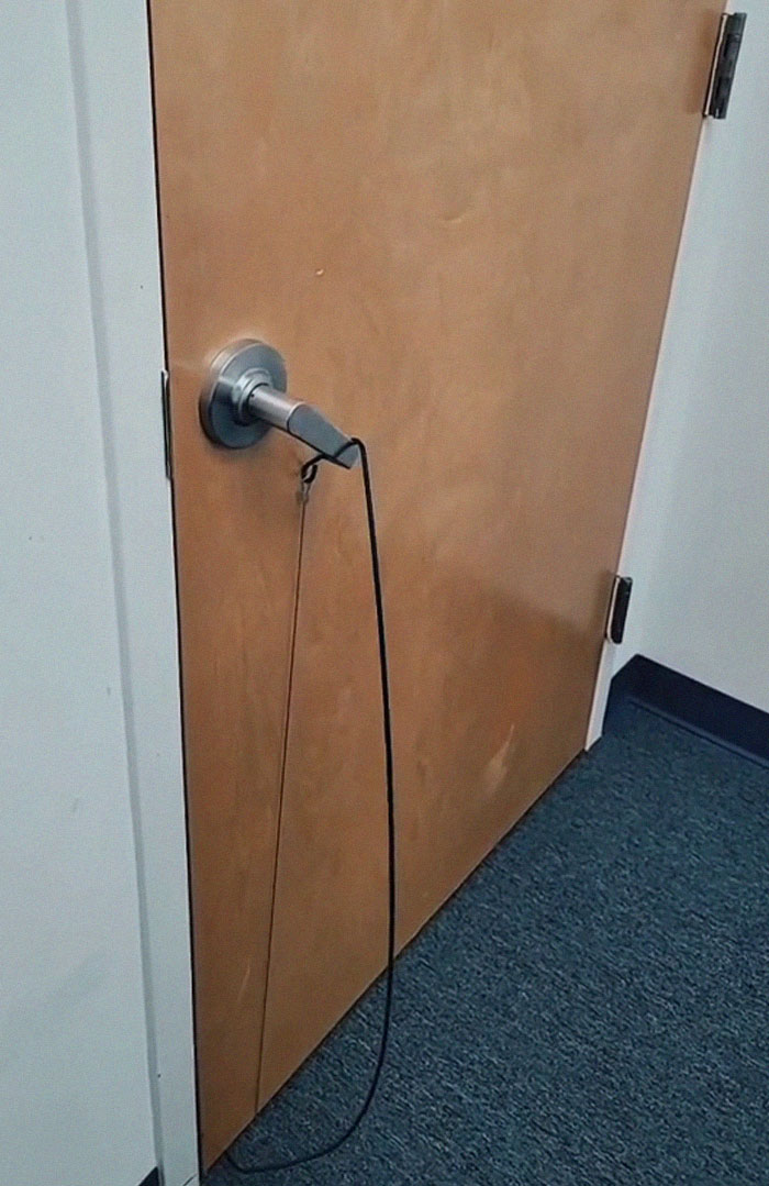 Teen Girl Outsmarts A Hotel Room Invader Using A Tip She Received From Her Police Officer Dad Teen Girl Outsmarts A Hotel Room Invader Using A Tip She Received From Her Police Officer Dad