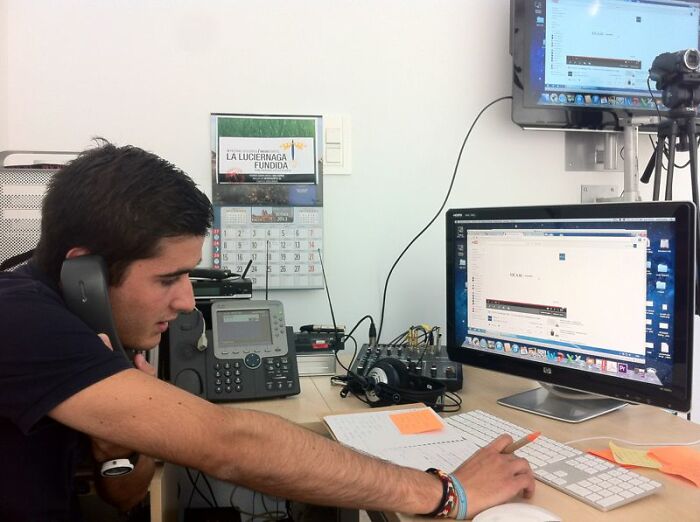 Thousands Are Agreeing With This Guy Saying We Deserve To Have A 3-Day Weekend