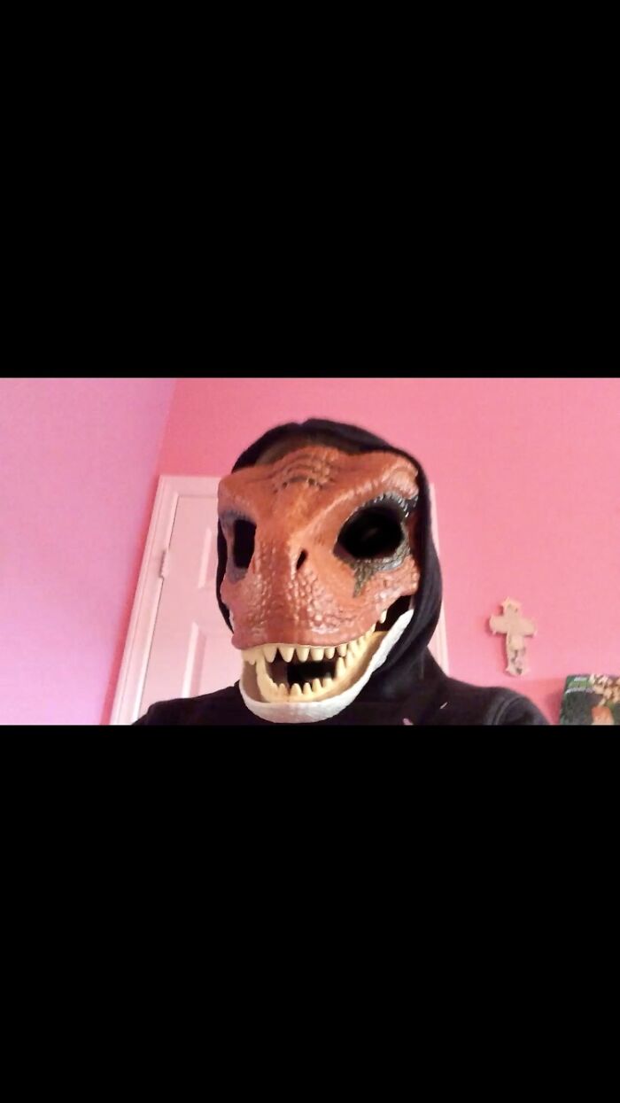 Here’s Another Pic Of Her (Old Background)