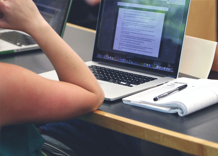 30 People Share Stories About "Professionals" Who Had Some Controversial Opinions