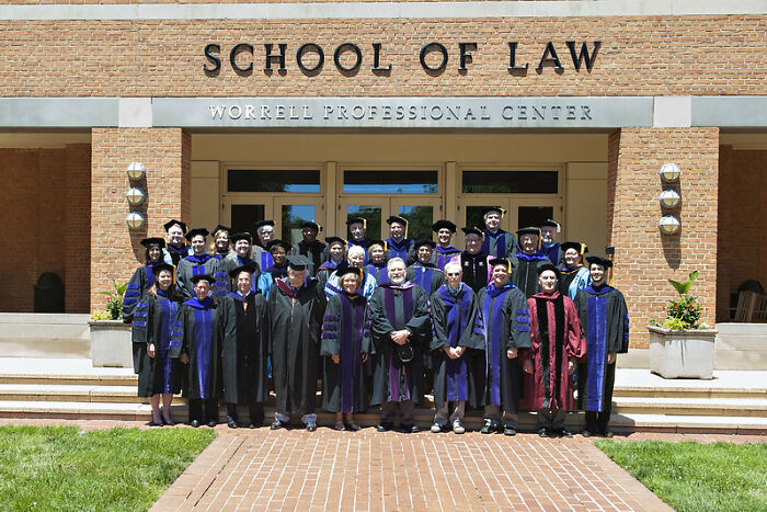 30 Former Students Who Grew Up To Become Not Who Their Teachers Expected Them To, As Shared In This Online Group