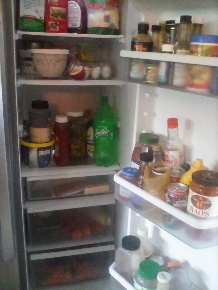 Hawaii USA We Need To Go Shopping Big Family. We Also Need To Clean It . Sprite Bottle Is Empty