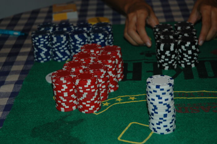 40 Popular Sayings Getting Roasted By People Online For Being False