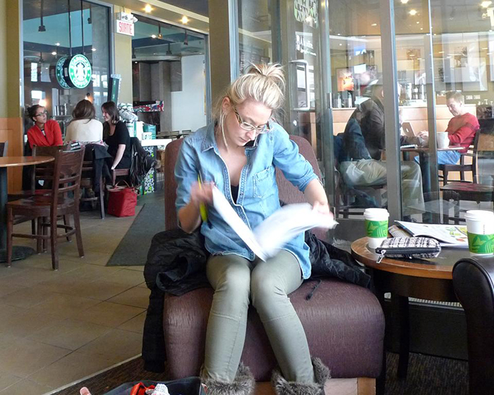 "I Don't Work Here, Lady": 30 Satisfying Stories Of Customers Reacting To Being Mistaken For Employees, Shared In This Online Group