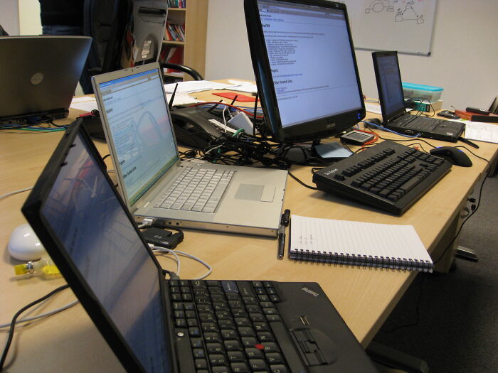 30 Business Decisions That Ended Up Hurting Companies, As Shared In This Online Group