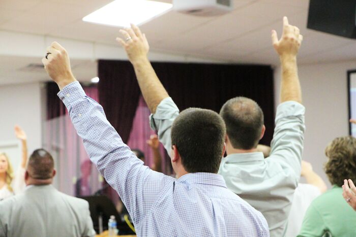 40 Popular Sayings Getting Roasted By People Online For Being False