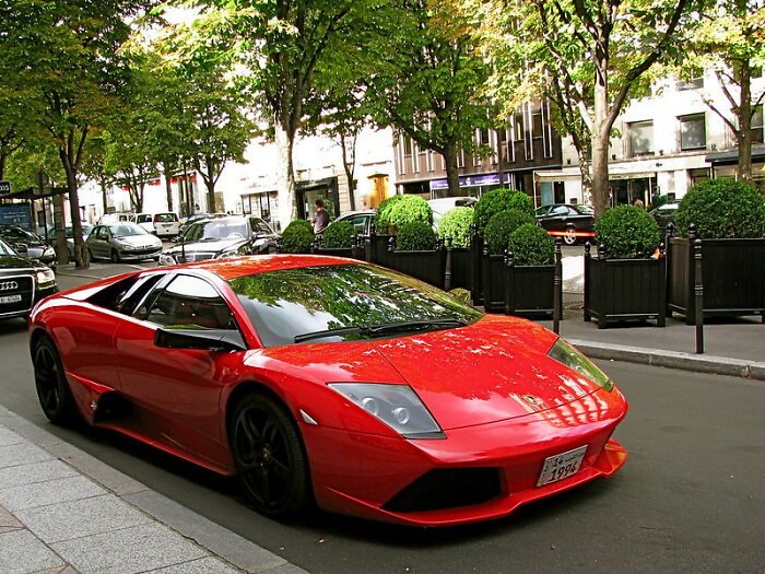 30 Former Students Who Grew Up To Become Not Who Their Teachers Expected Them To, As Shared In This Online Group