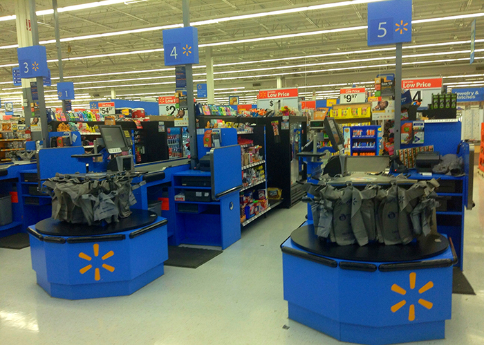 "I Don't Work Here, Lady": 30 Satisfying Stories Of Customers Reacting To Being Mistaken For Employees, Shared In This Online Group