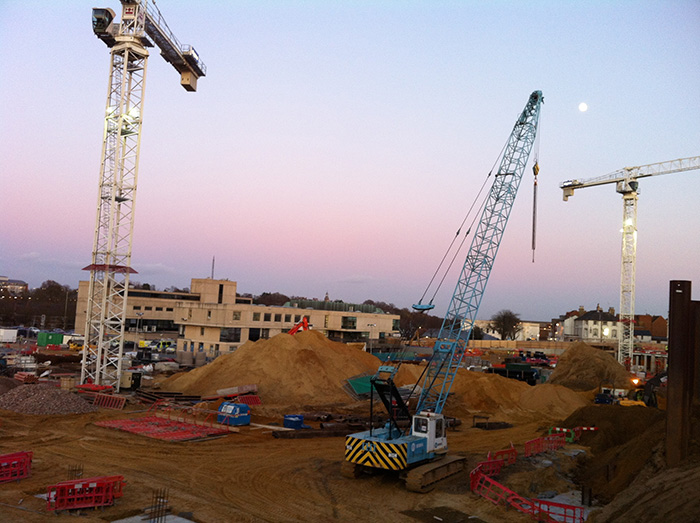 "I Don't Work Here, Lady": 30 Satisfying Stories Of Customers Reacting To Being Mistaken For Employees, Shared In This Online Group