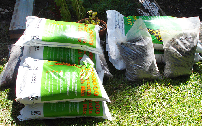 "I Don't Work Here, Lady": 30 Satisfying Stories Of Customers Reacting To Being Mistaken For Employees, Shared In This Online Group