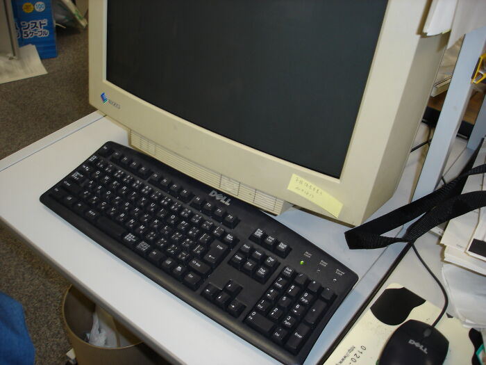 30 Business Decisions That Ended Up Hurting Companies, As Shared In This Online Group