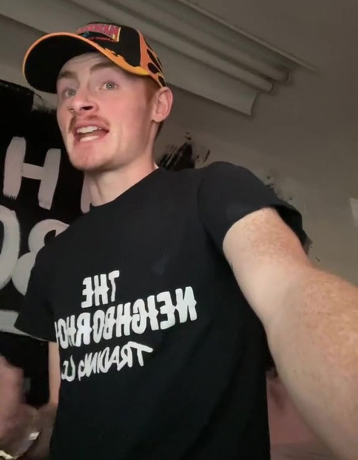 "Nice Store But Very Disappointed": Karen Leaves A 1-Star Review For A Small Business After Mistakenly Letting Her Daughters Spend $126 On Stickers "Nice Store But Very Disappointed": Karen Leaves A 1-Star Review For A Small Business After Mistakenly Letting Her Daughters Spend $126 On Stickers