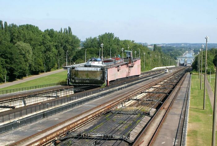 1,5km 5% Ship Escalator | Ronquières, Belgium