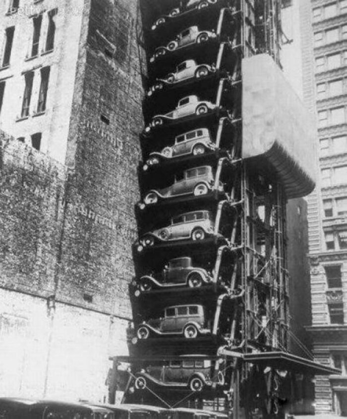 A Car Elevator In Chicago, Circa 1936
