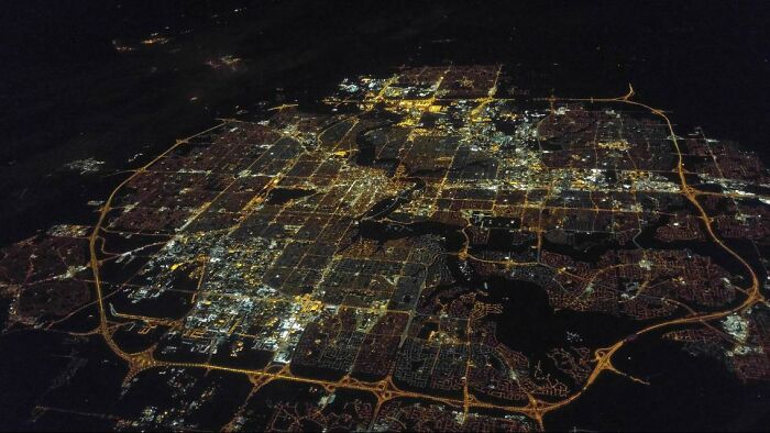 The Only City In Canada With A Complete Controlled-Access Ring Road .edmonton, Alberta