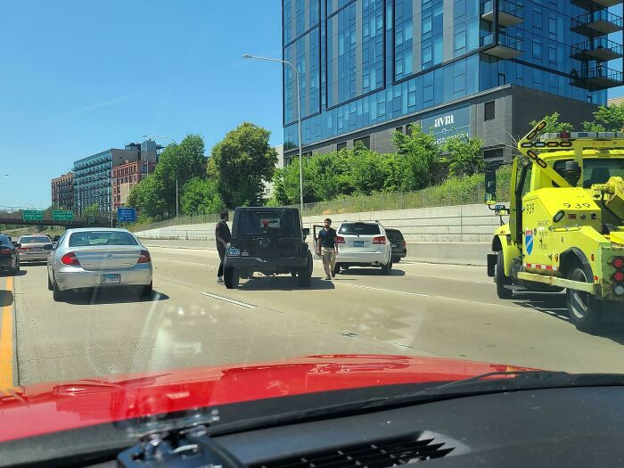 Almost Causing Others To Crash Because They Want To Fight In The Middle Of The Highway