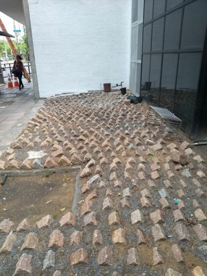 Anti-Homeless Architecture - Porto Alegre, Brasil, 2021