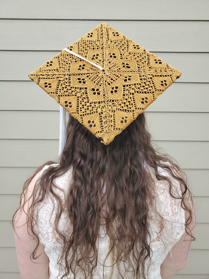 I Knit My Graduation Cap Decoration!